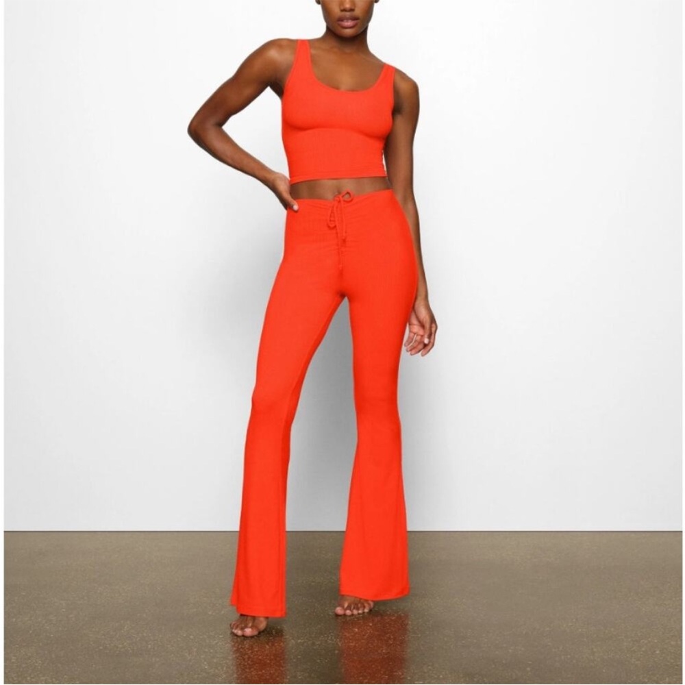 SKIMS Soft Lounge Ruched Ribbed Bootleg Pant In Fire Orange Small
